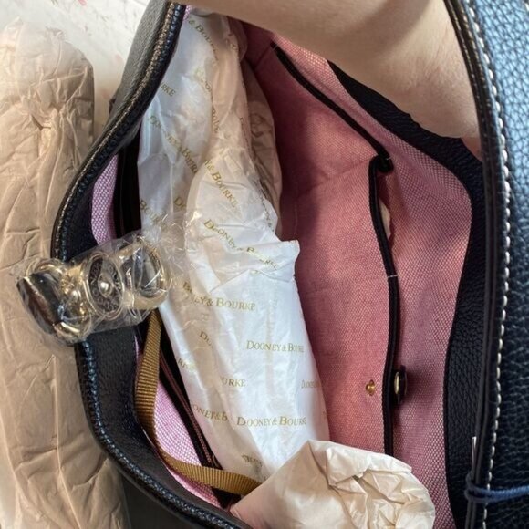 New Dooney & Bourke Logo Lock Shoulder Bag Black - Picture 6 of 9